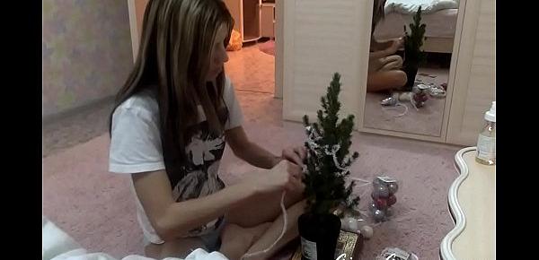  Gina Gerson and her christmas tree